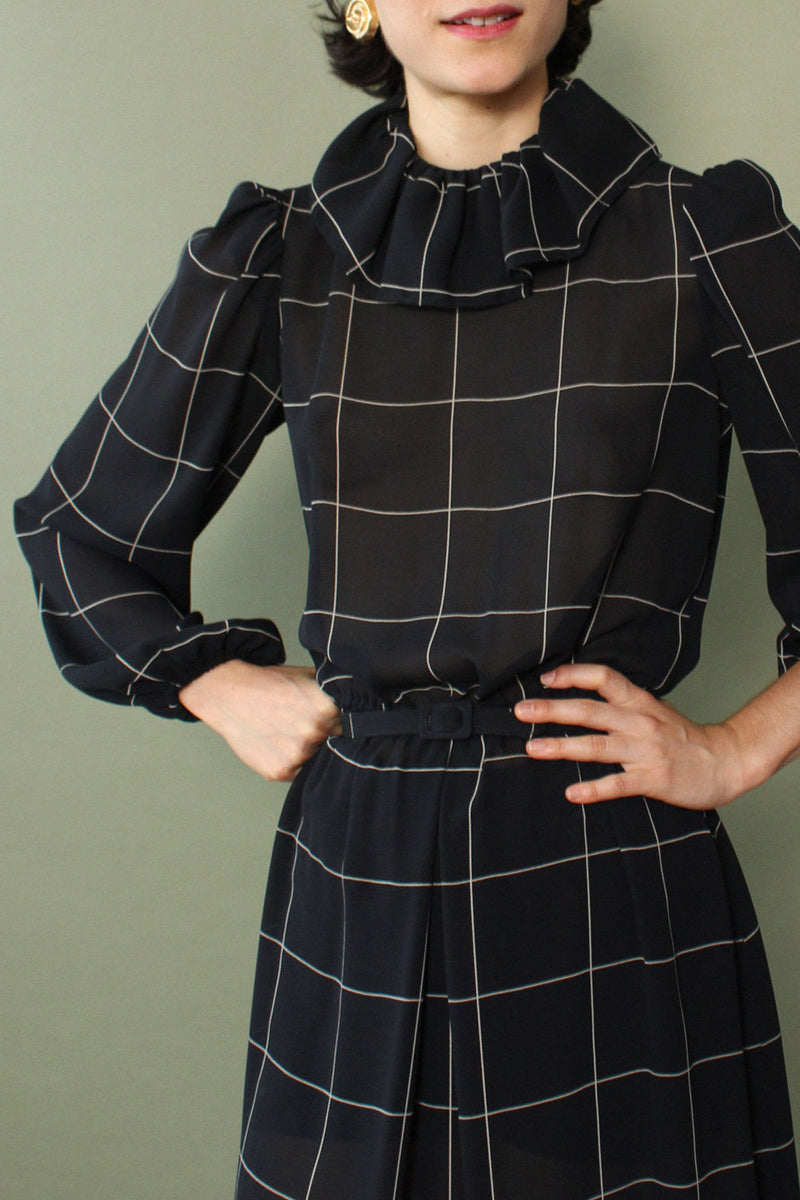 Windowpane Ruffle Dress XS/S
