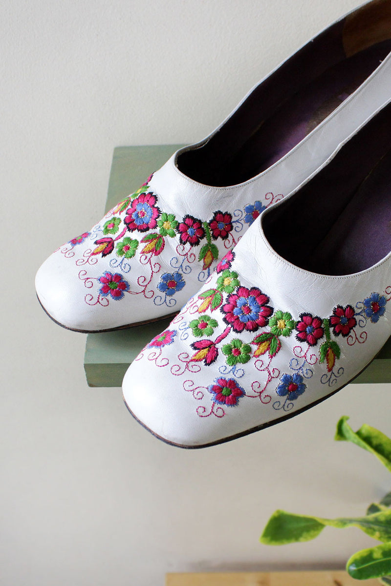Enosis Embroidered Shoes 9