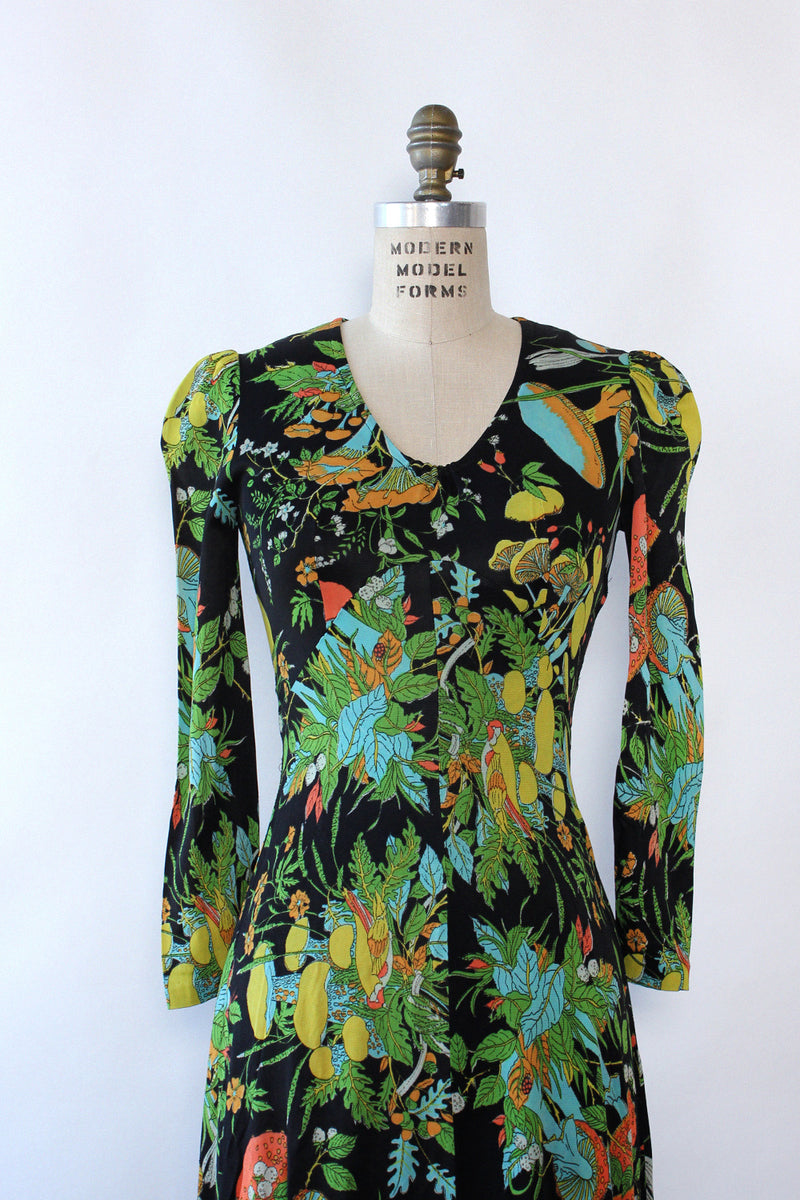 green emerald velvet dress MORI mushroom greenery embroidered apron dress  Yoyo The Ricecorpse