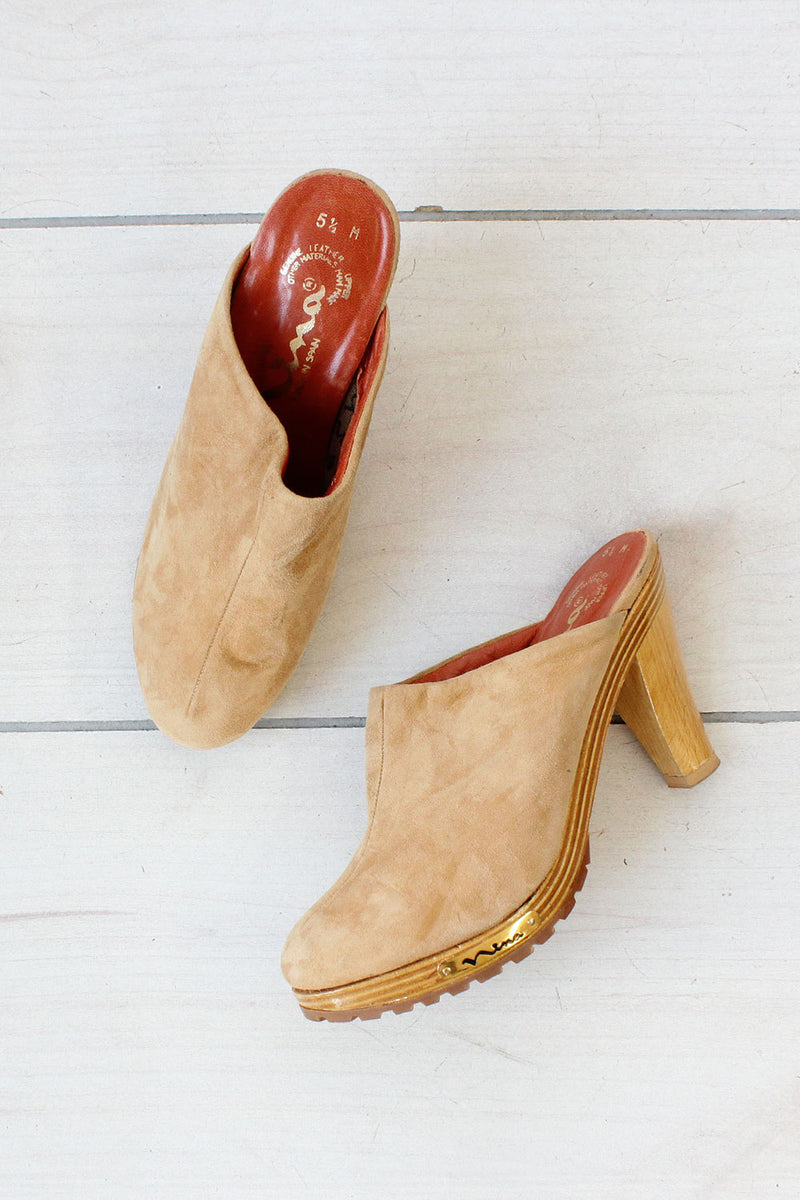 Nina Suede Clogs 5 1/2