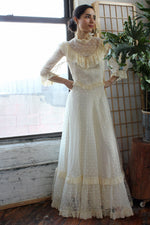 1970s Ivory Lace Gown M
