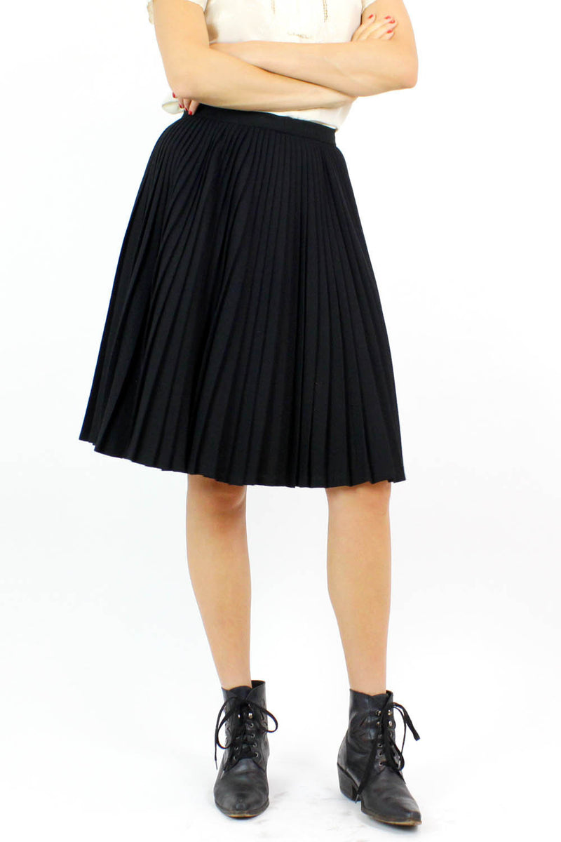 Accordian swing skirt S