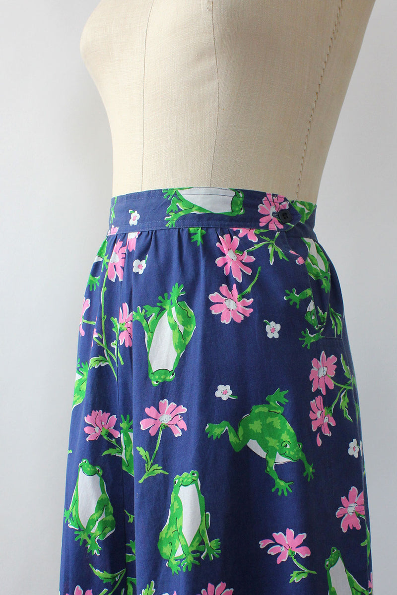 Smirking Frog Novelty Skirt L