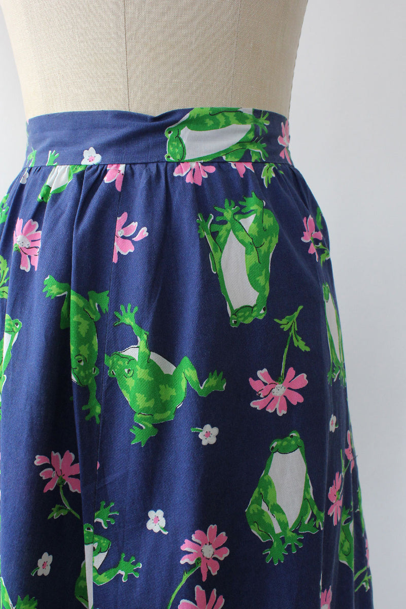 Smirking Frog Novelty Skirt L