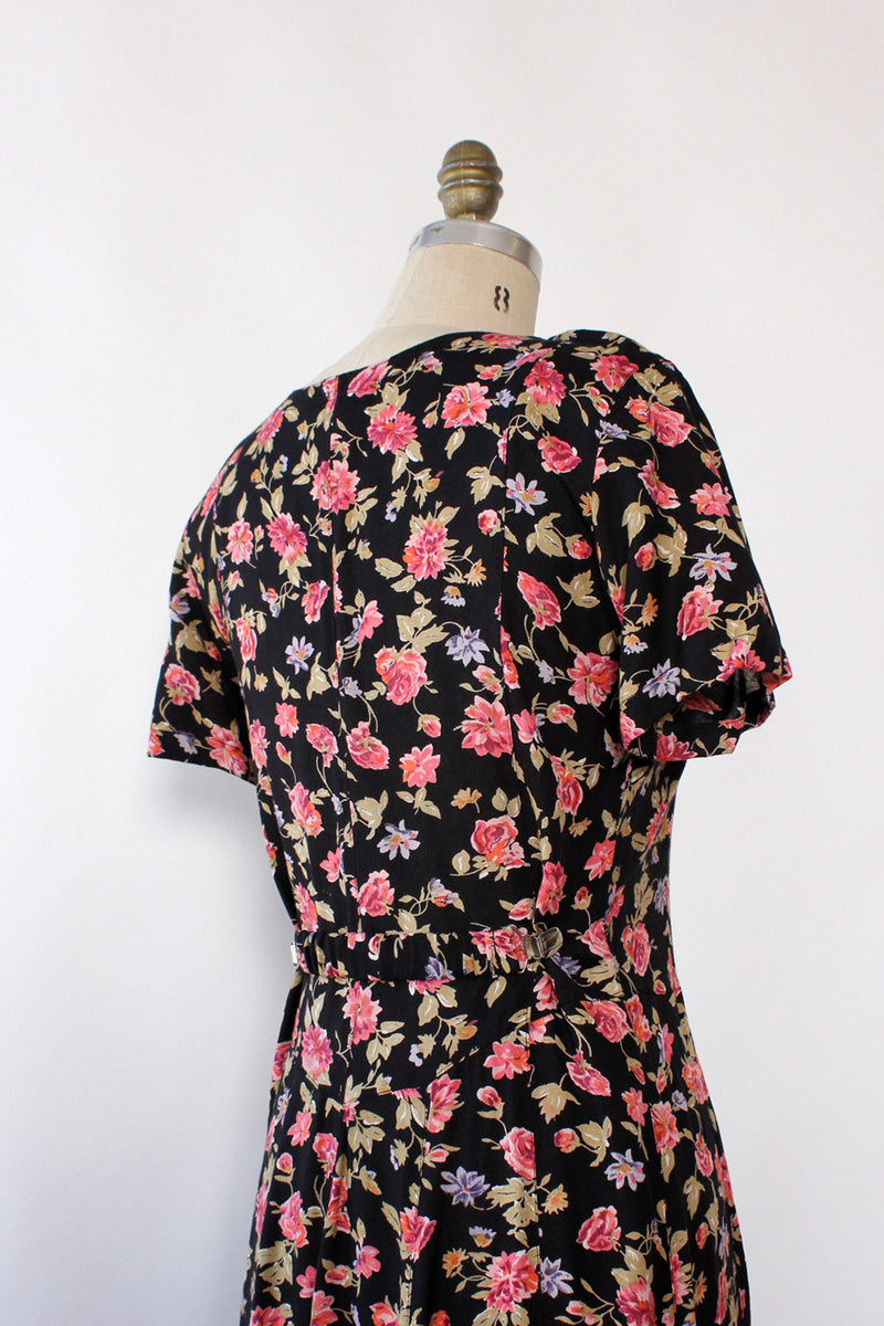 Sweeping Blush Floral Tea Dress M OMNIA Sweeping Blush Floral Tea Dress M OMNIA