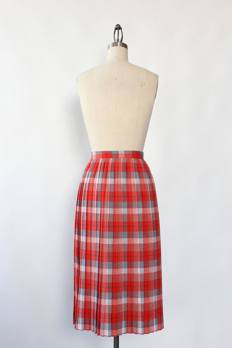 Crisp Crimson Pleat Plaid Skirt XS