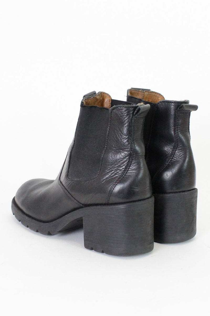 Chunky black hotsell boots 90s