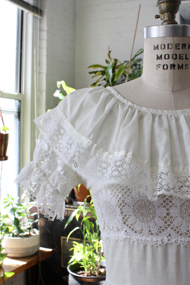 Cream Lace Peasant Dress S Cream Lace Peasant Dress S