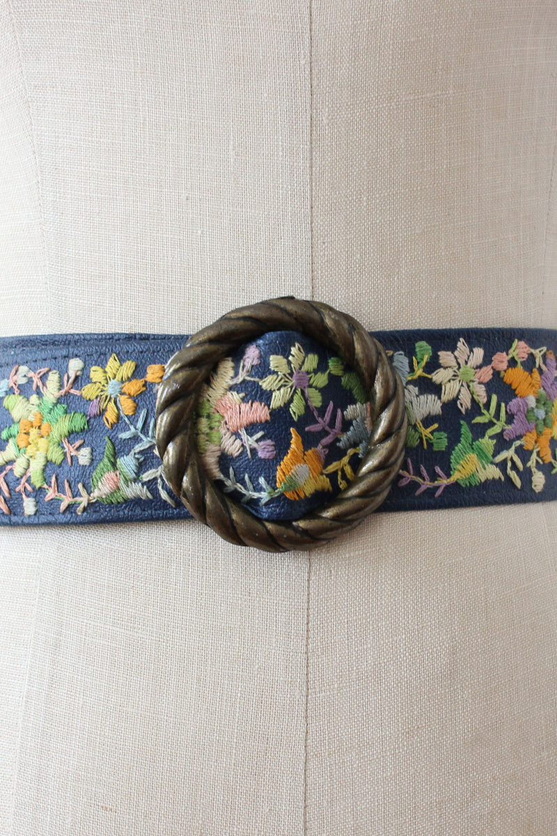 Embroidered Floral Belt