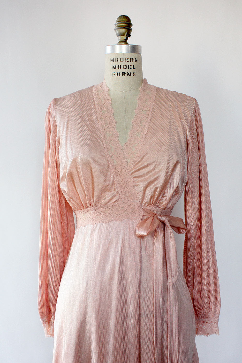 modern dressing gown Valentina Dressing Robe S/M – OMNIA