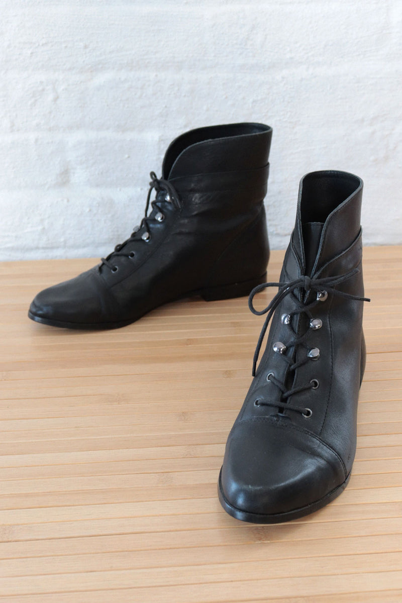 Captivators Leather Lace-up Boots 8.5