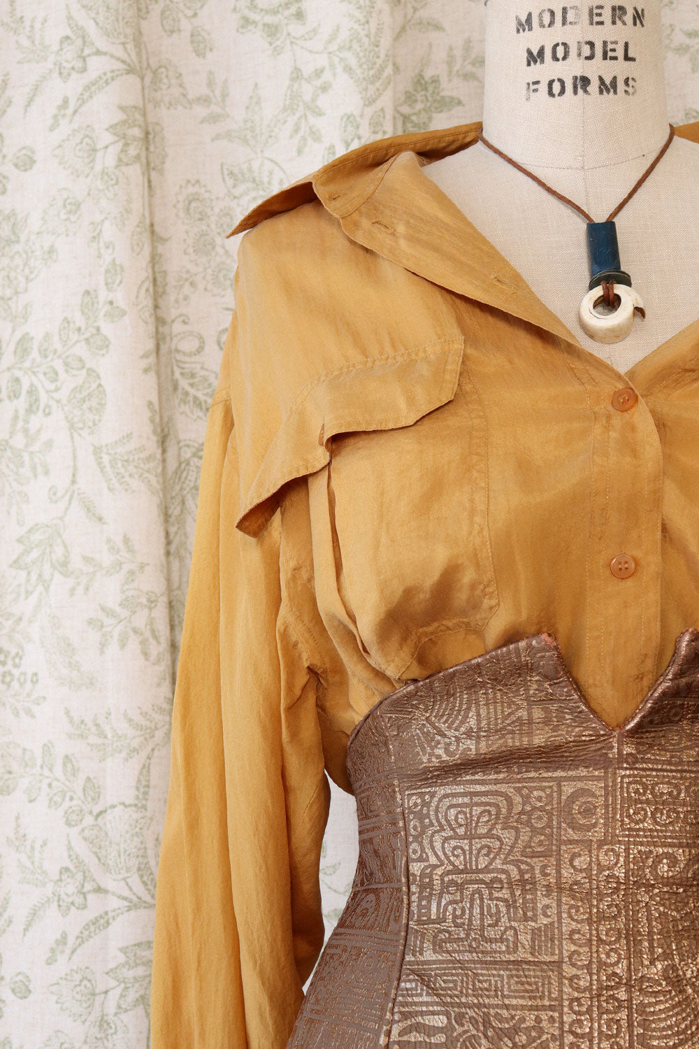 Bronzed Leather Notch Symbol Skirt M