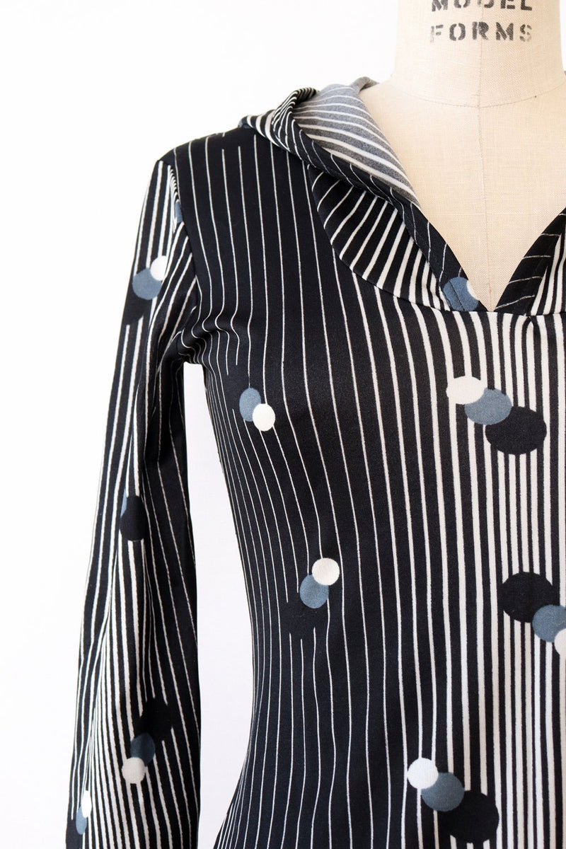 Hooded Graphic Print Dress S-S/M