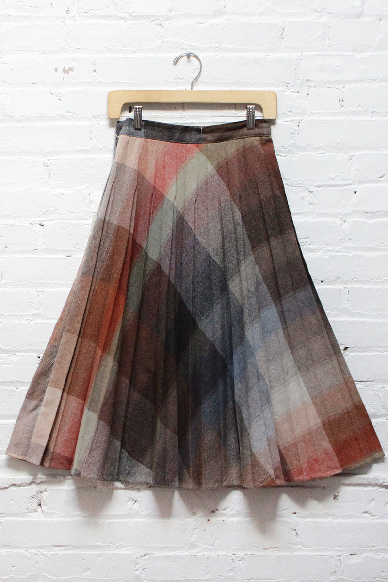 It Was All A Blur Plaid Pleat Skirt S